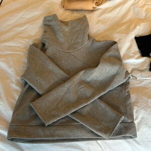 Alo Yoga Grey Pulloverr sweatshirt - women’s large